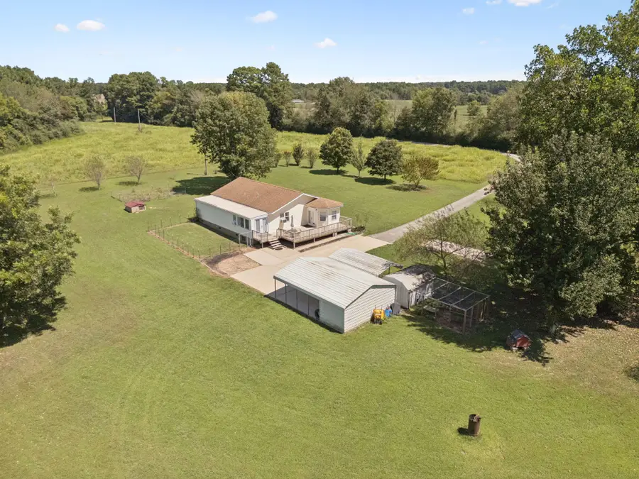112 Saint Mary Rd, Loretto, TN 38469 - Image #3