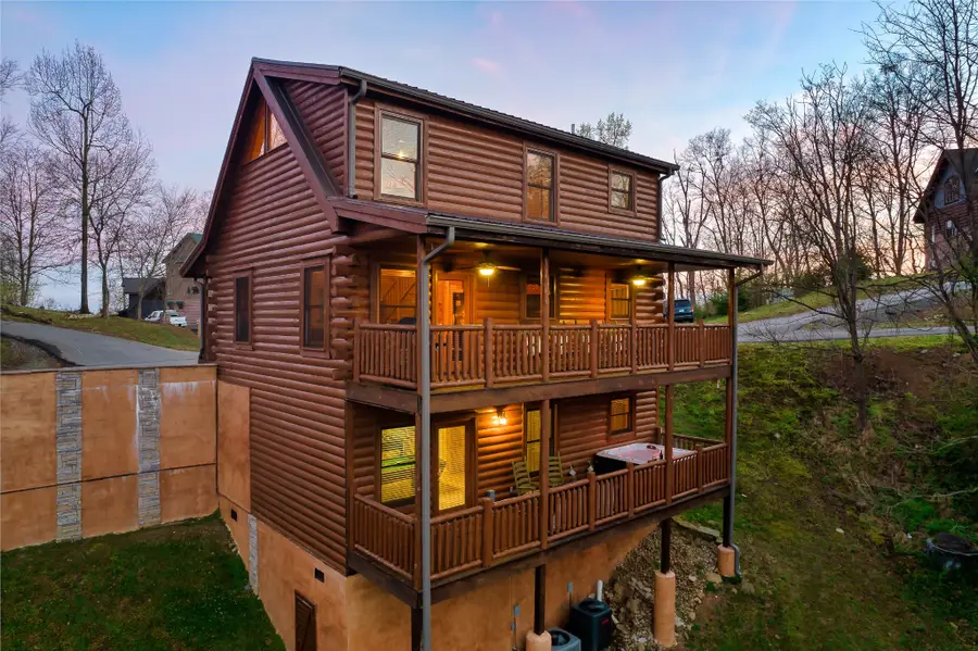 318 Alpine Mountain Way, Sevierville, TN 37863 - Image #3