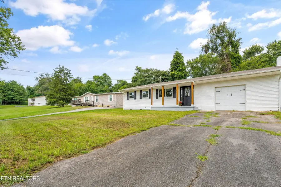 312 Lakeview Rd, Harriman, TN 37748 - Image #3