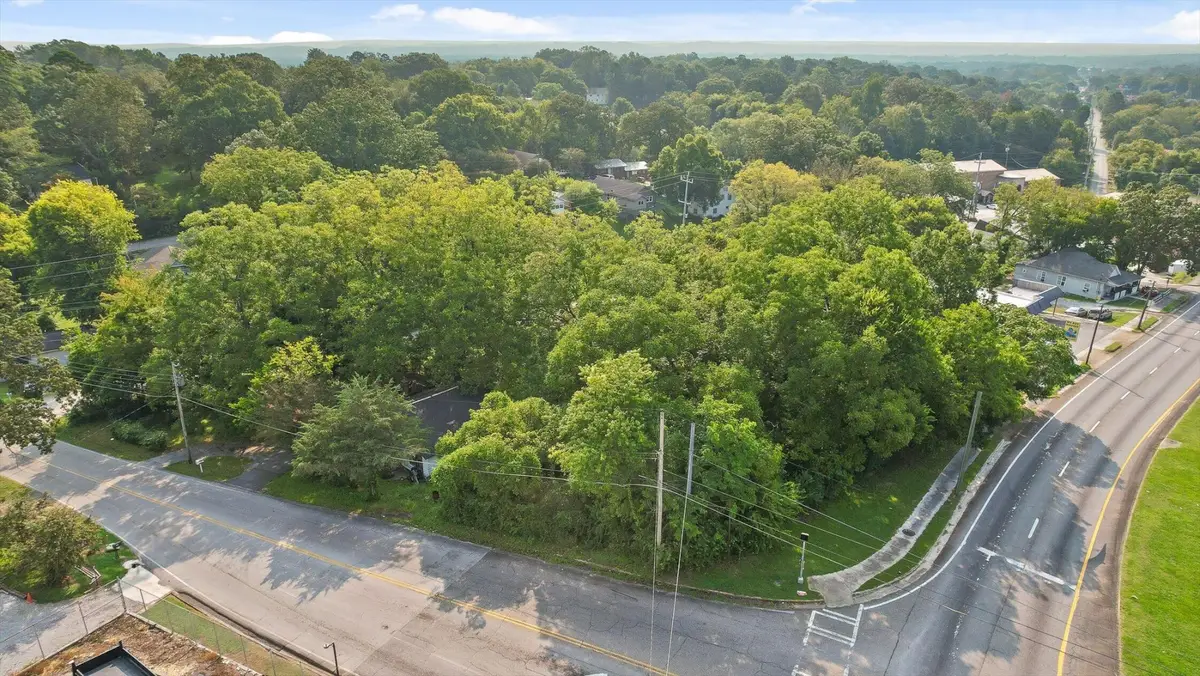 107 Lakeview Drive, Rossville, GA 30741 - Image #1