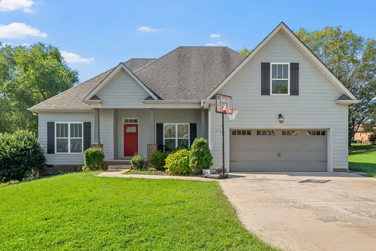 710 Valencia Dr, Clarksville, TN 37043 - Image #1