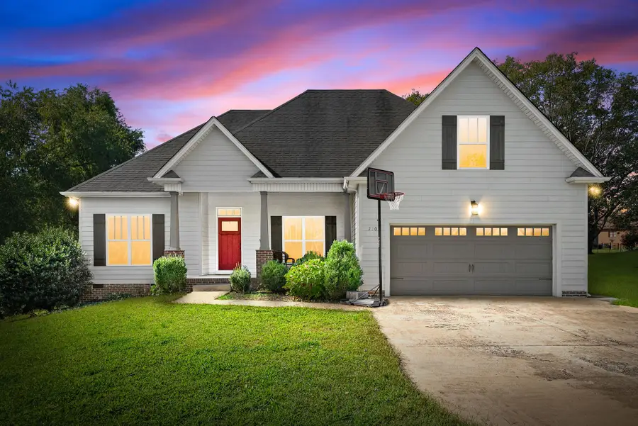 710 Valencia Dr, Clarksville, TN 37043 - Image #2