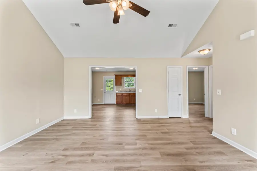 105 Fairway Grn, Shelbyville, TN 37160 - Image #3