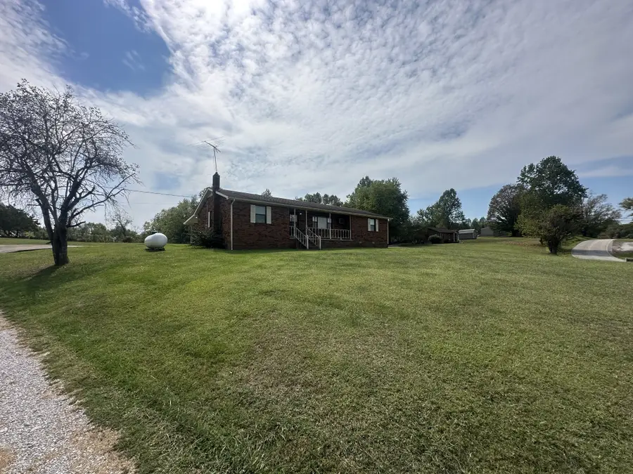 552 Pea Ridge Rd, Chestnut Mound, TN 38552 - Image #3