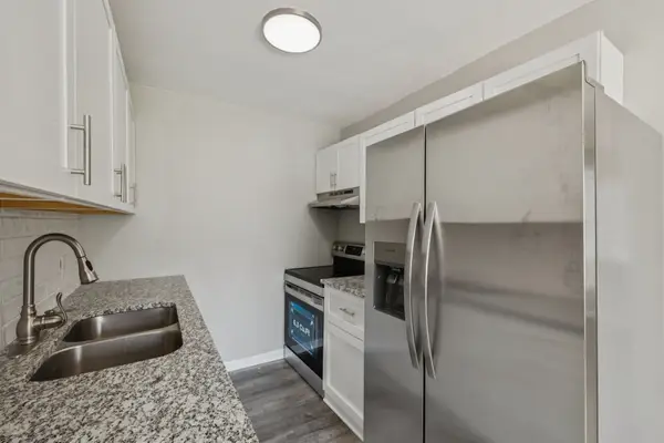 550 Harding Pl #D113, Nashville, TN 37211