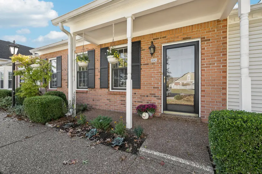 2043 Union Pl, Columbia, TN 38401 - Image #2