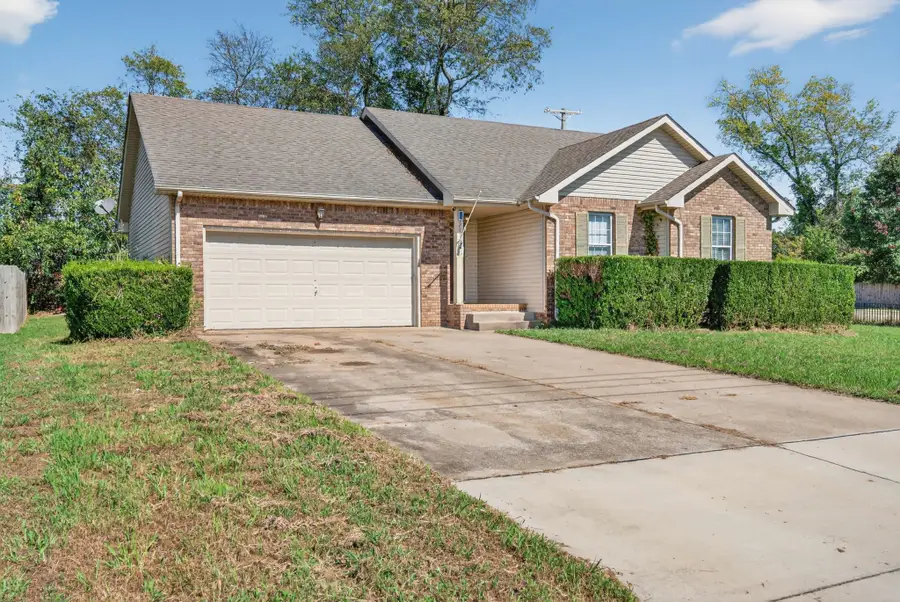 3273 N Senseney Cir, Clarksville, TN 37042 - Image #2