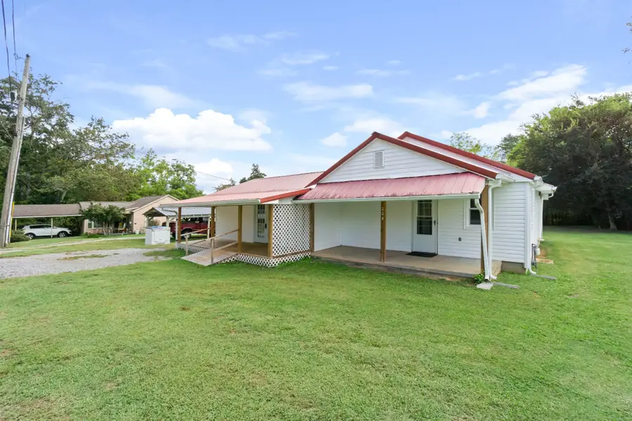 224 Pond St, Englewood, TN 37329 - Image #2