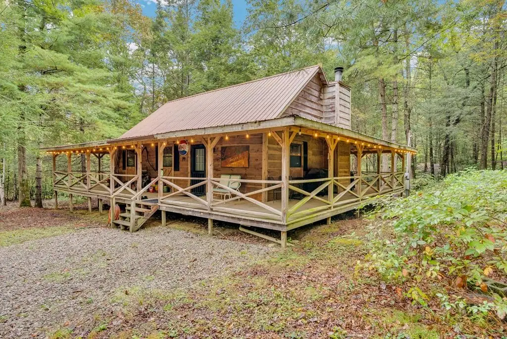 6573 Smith Mountain Rd, Crab Orchard, TN 37723 - Image #1