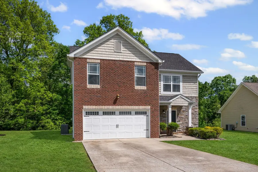 208 Wyburn Pl, Burns, TN 37029 - Image #2