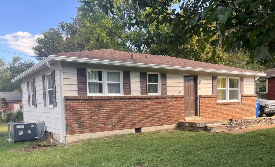 813 Country Club Dr, Clarksville, TN 37043 - Image #2