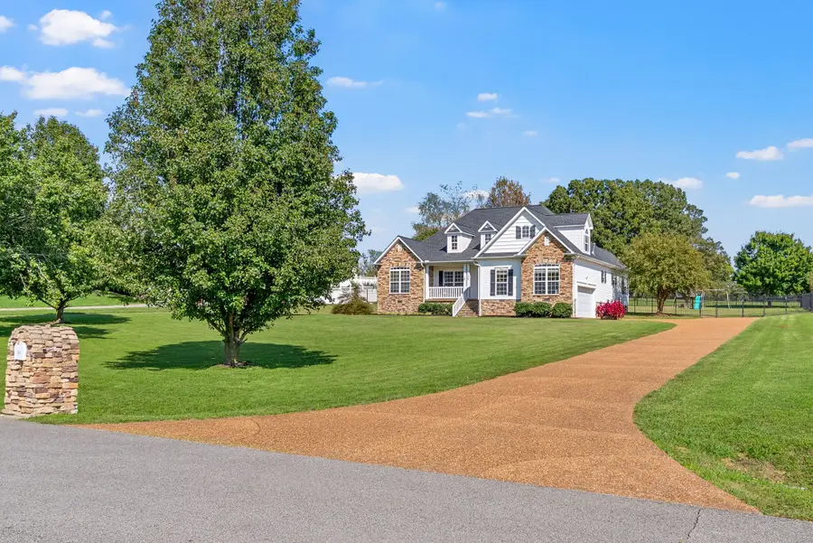 132 Shady Oak Dr, Dickson, TN 37055 - Image #2