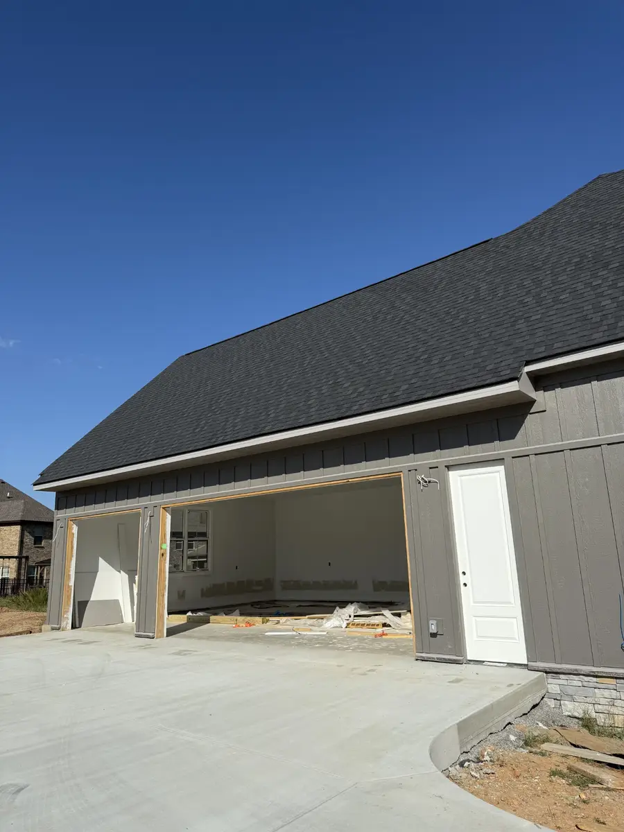 879 Shady Bluff Trl, Clarksville, TN 37043 - Image #3
