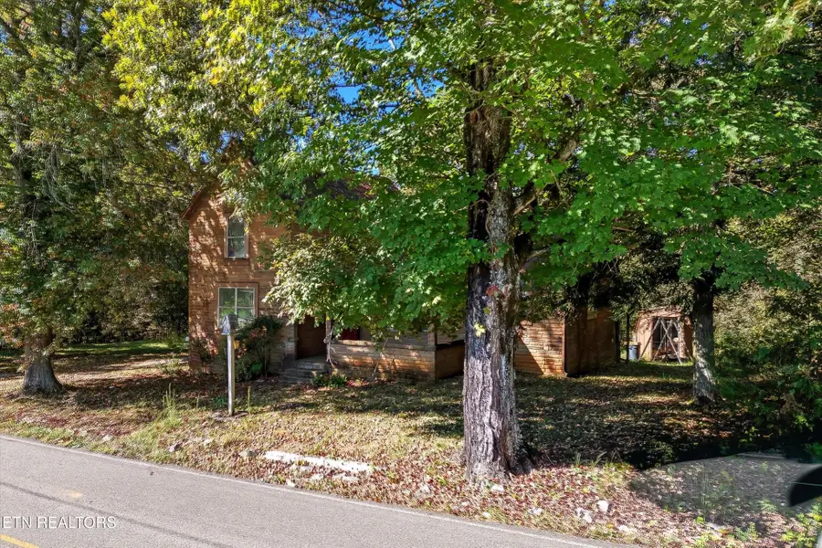 4917 W Town Creek Rd, Lenoir City, TN 37771 - Image #2