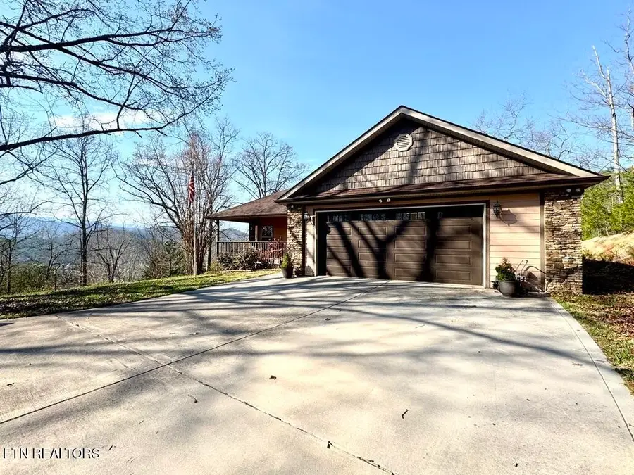 1033 Shell Mountain Rd, Sevierville, TN 37876 - Image #3