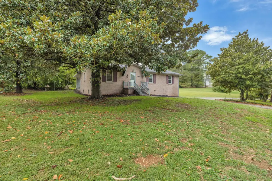 303 Lake Dr, Columbia, TN 38401 - Image #2
