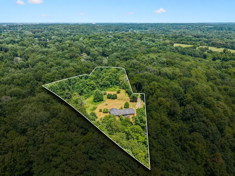 542 Woodland Dr, Clarksville, TN 37043 - Image #2