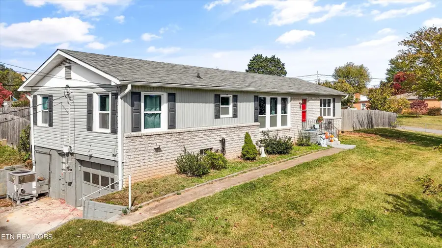 2401 Capri Drive, Knoxville, TN 37912 - Image #2