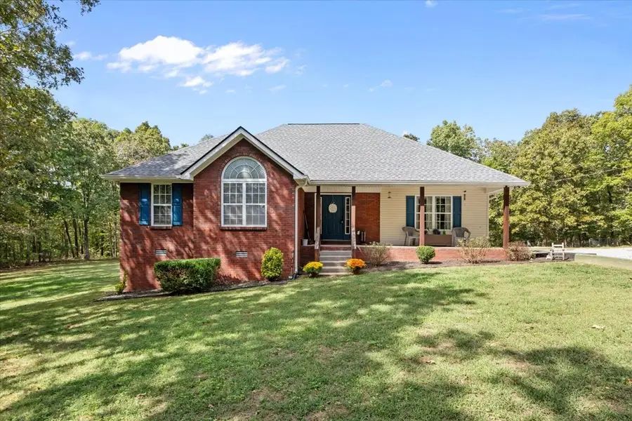 210 Th Hooper Ln, Mc Ewen, TN 37101 - Image #2