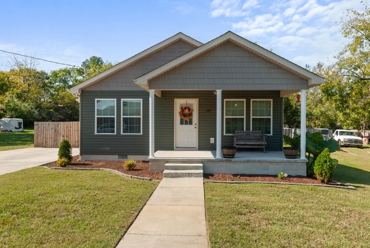 409 Kiwanis Ave, Fayetteville, TN 37334 - Image #1