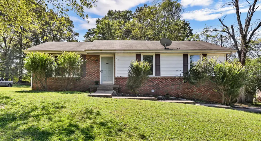 614 Cayce Dr, Clarksville, TN 37042 - Image #2
