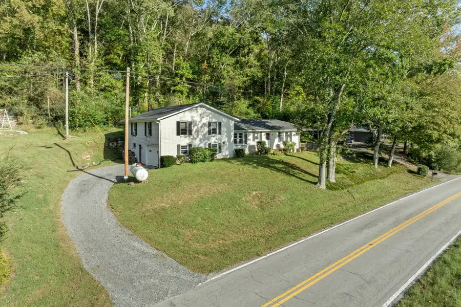 334 Wartrace Hwy, Pleasant Shade, TN 37145 - Image #2