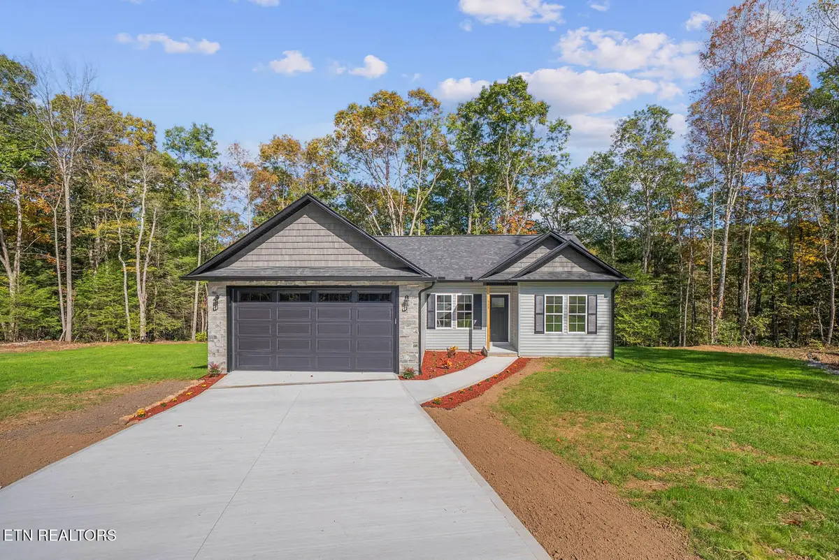 523 Ferry Bend Tr, Crossville, TN 38571 - Image #1