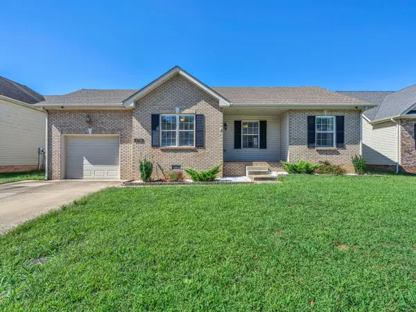 2526 Centerstone Cir, Clarksville, TN 37040