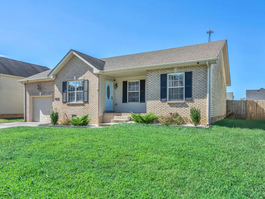 2526 Centerstone Cir, Clarksville, TN 37040 - Image #2