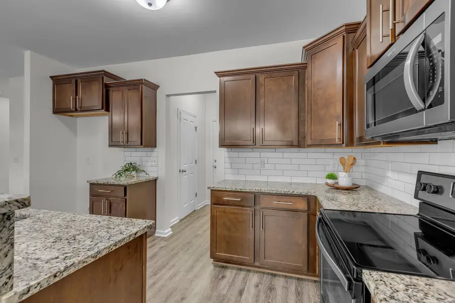 1039 Hemlock Dr, Spring Hill, TN 37174 - Image #2