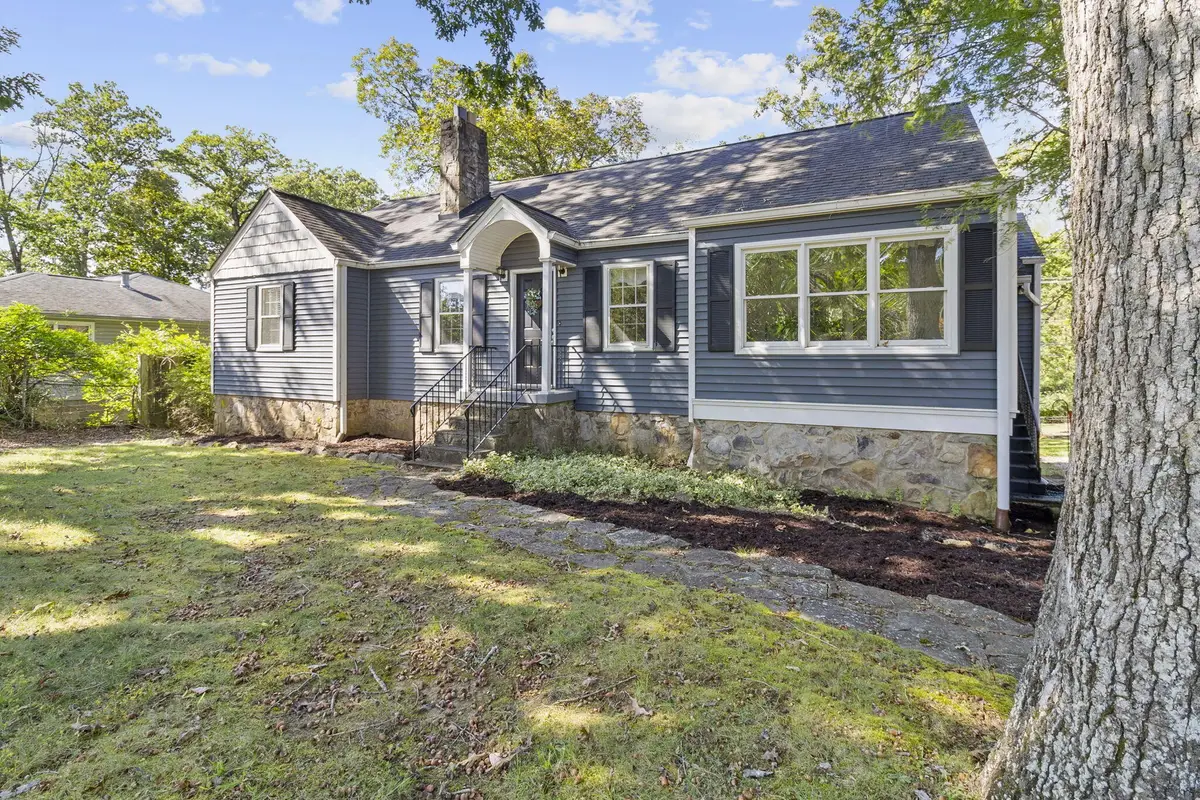 905 Ridgeway Avenue, Signal Mountain, TN 37377 - Image #1