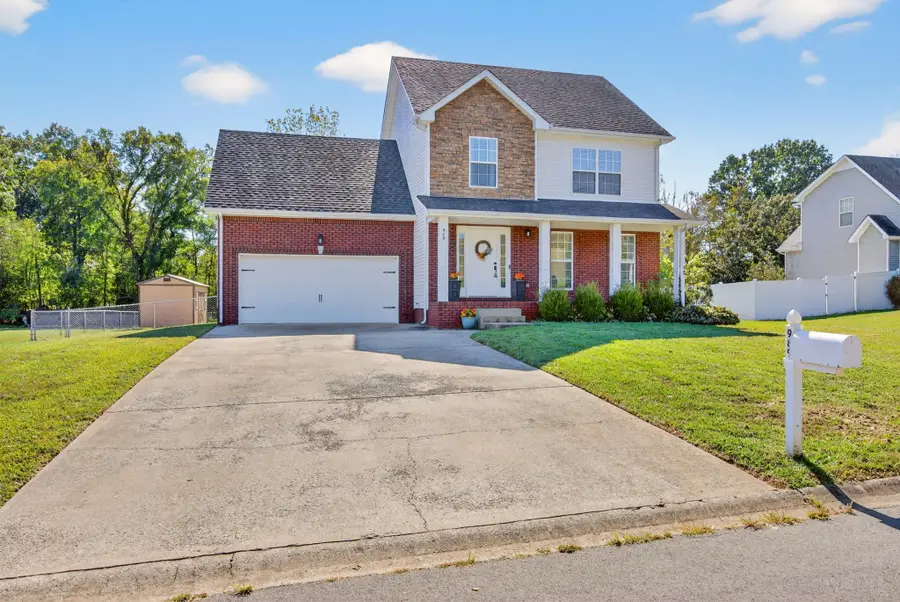 989 Ernest Stewart Dr, Clarksville, TN 37042 - Image #2