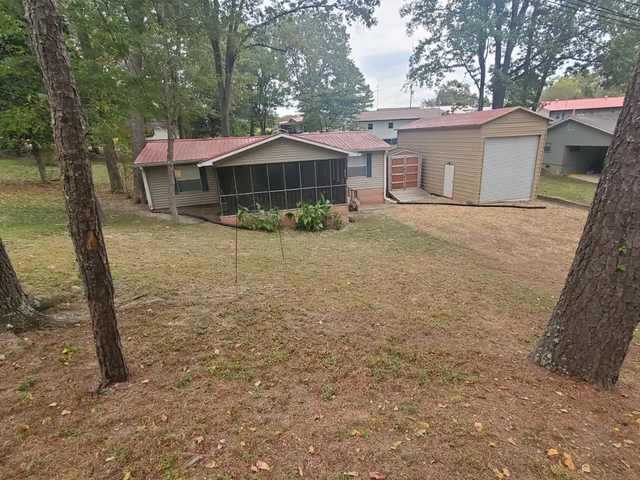 620 Mansard Island Dr, Springville, TN 38256 - Image #2