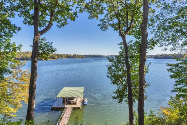 740 Bluff Dr, Winchester, TN 37398