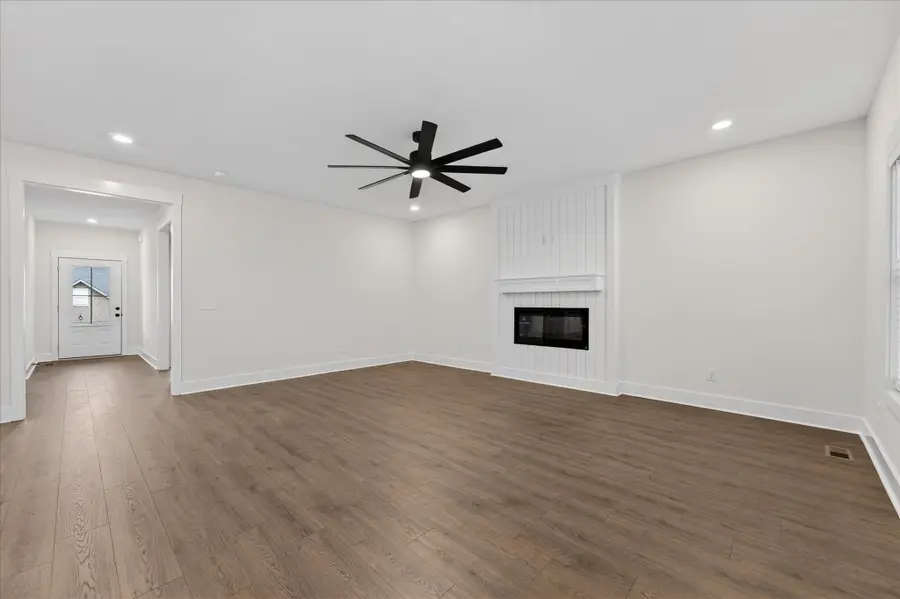 982 Alton Dr, Clarksville, TN 37043 - Image #3