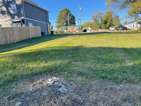 596 18th Ave W, Springfield, TN 37172