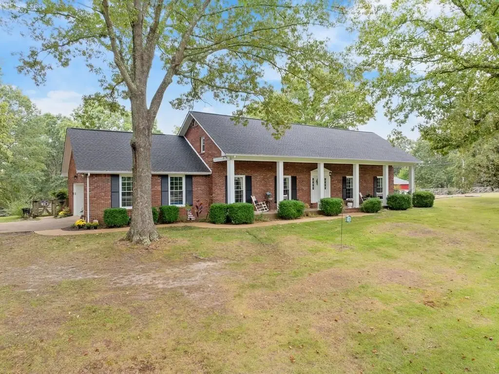 255 Hartley Rd, Camden, TN 38320 - Image #1