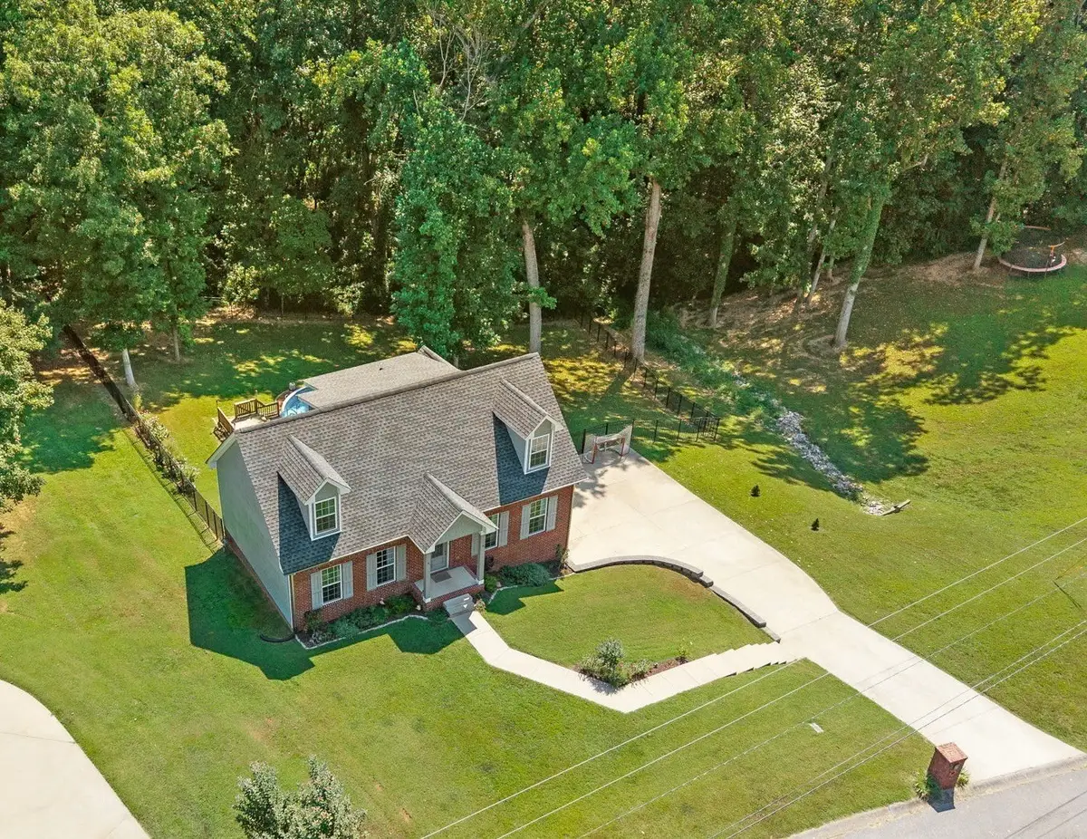 631 Eastwood Ct, Clarksville, TN 37043 - Image #1