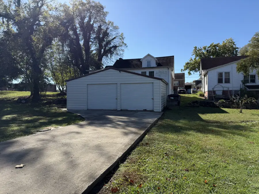 122 W Lake St, Camden, TN 38320 - Image #3