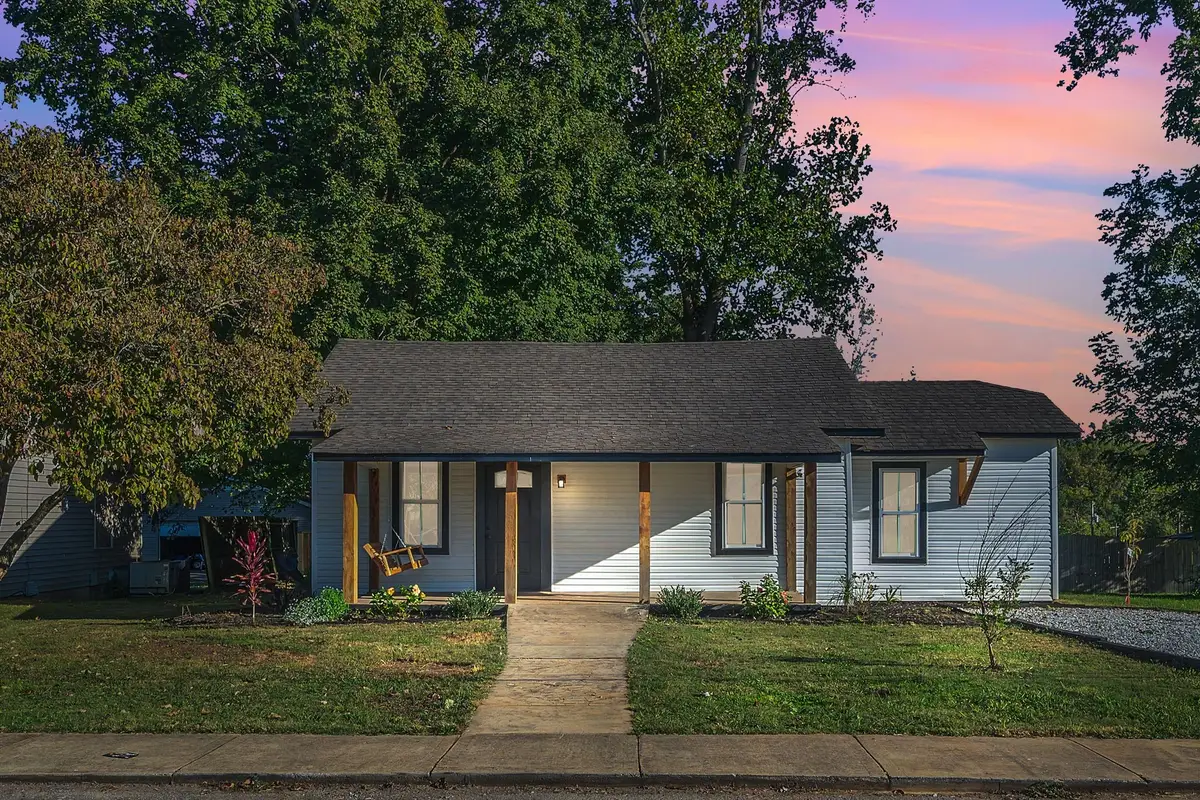 402 England St E, Cowan, TN 37318 - Image #1