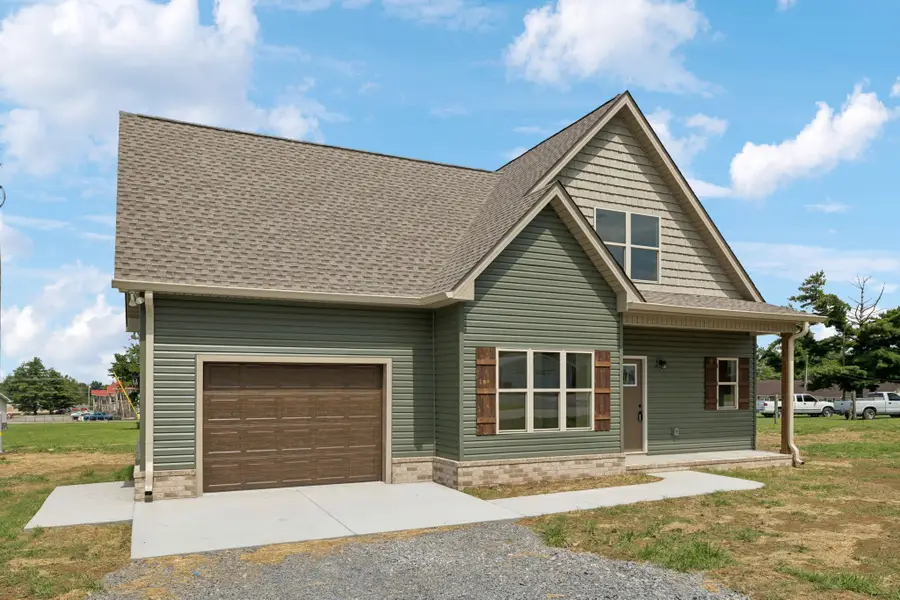 1108 Flippin Dr, Lafayette, TN 37083 - Image #2