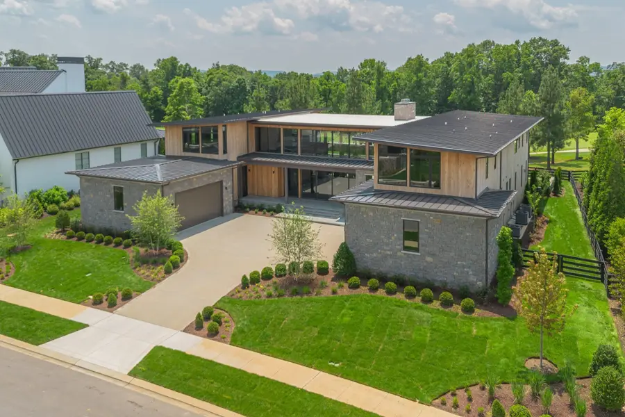 8005 Backwoods Dr, College Grove, TN 37046 - Image #3