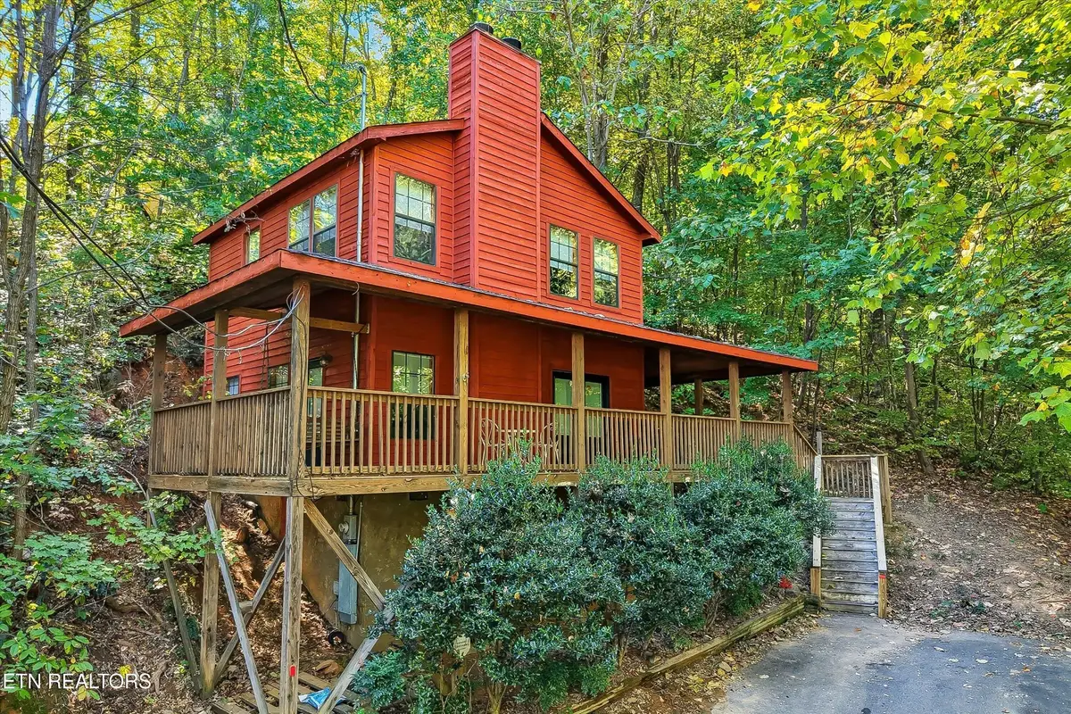 2061 Luzerne Drive, Gatlinburg, TN 37738 - Image #1