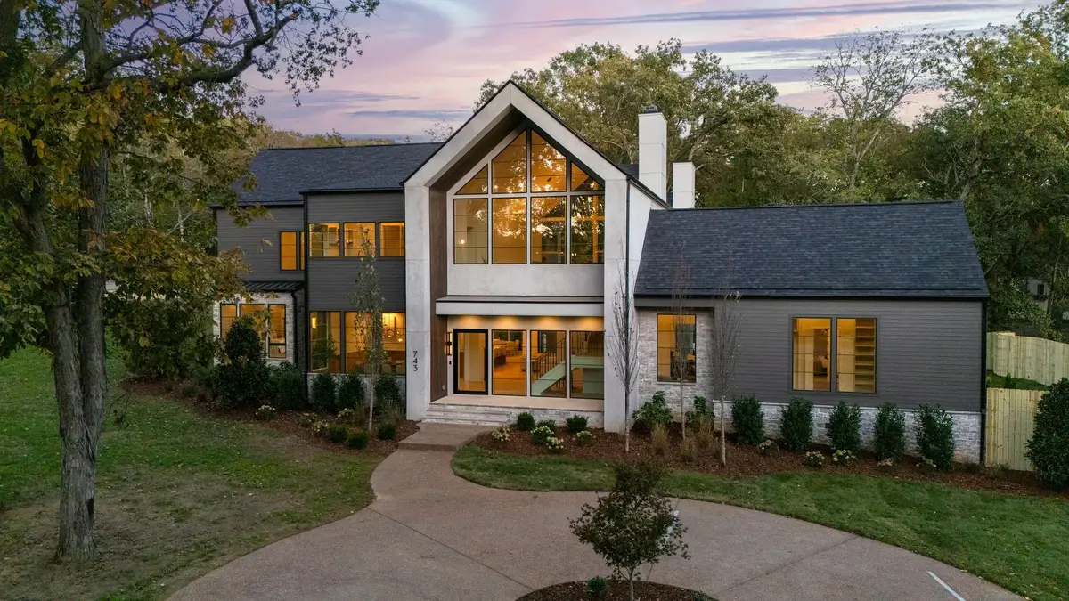 743 Richfield Dr, Nashville, TN 37205 - Image #1
