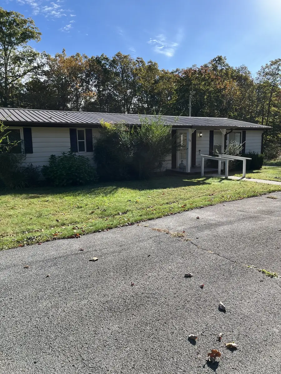 112 Esther Dr, Coalmont, TN 37313 - Image #2