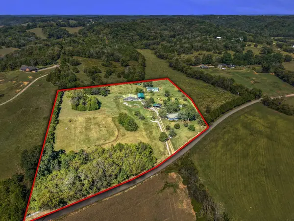 303 Poorhouse Rd, Taft, TN 38488