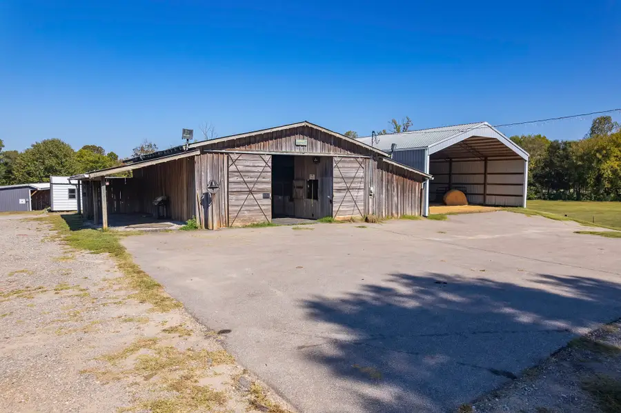 130 Cooper Anderson Rd, Jackson, TN 38305 - Image #2