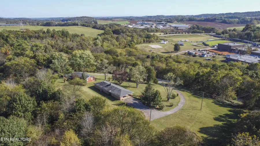 639 Mccrary St, Philadelphia, TN 37846 - Image #2