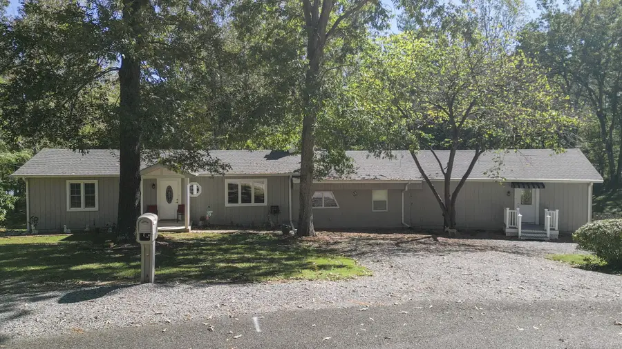 585 Lakeway Dr, Murray, KY 42071 - Image #2