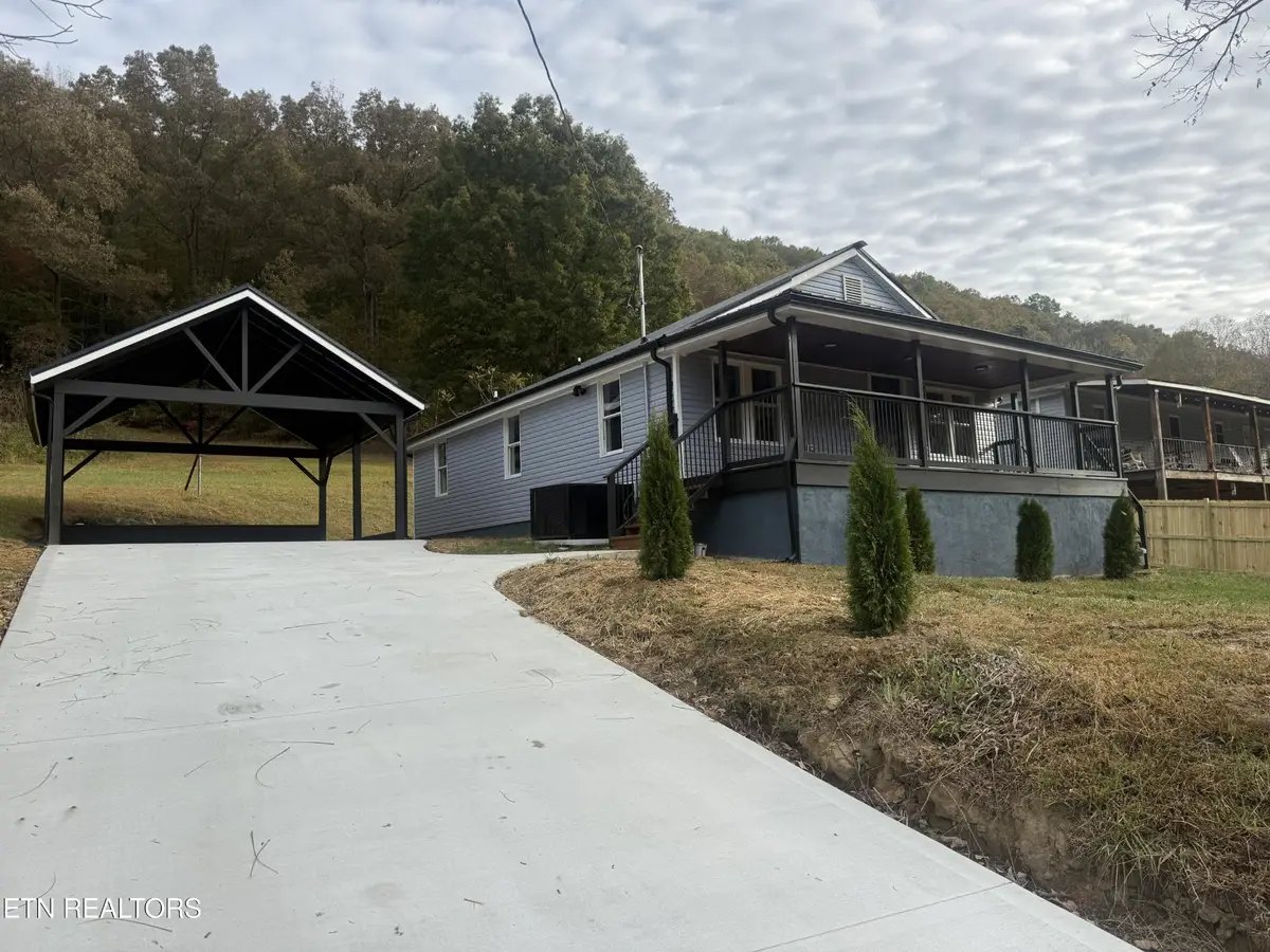 220 Walden Ave, Oliver Springs, TN 37840 - Image #1